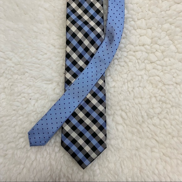 Tommy Hilfiger Blue Plaid and Polka Dots 100% Silk Wide Neck Tie - Picture 5 of 5